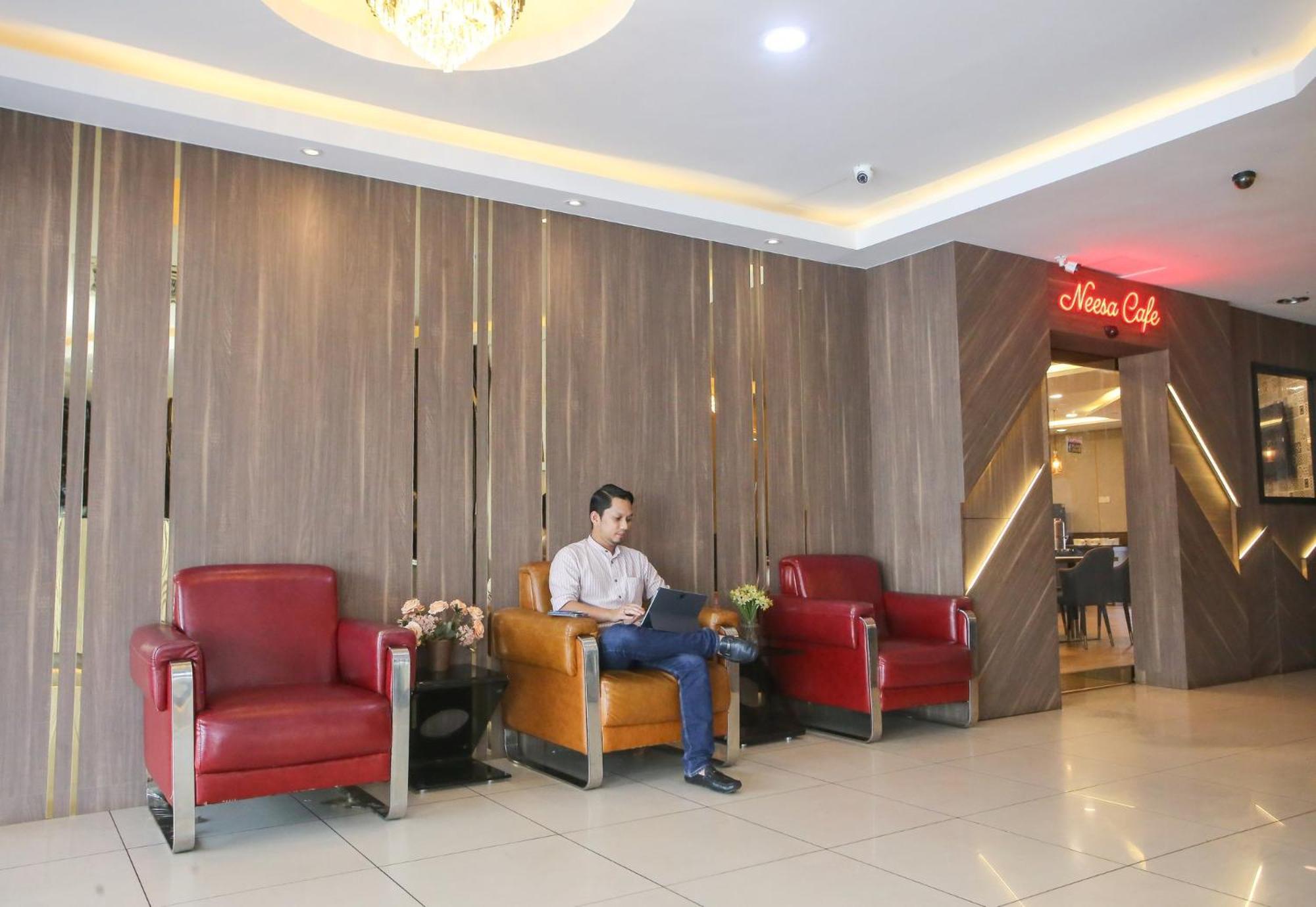 Golden Nasmir Hotel بوكيت ميرتاجام المظهر الخارجي الصورة