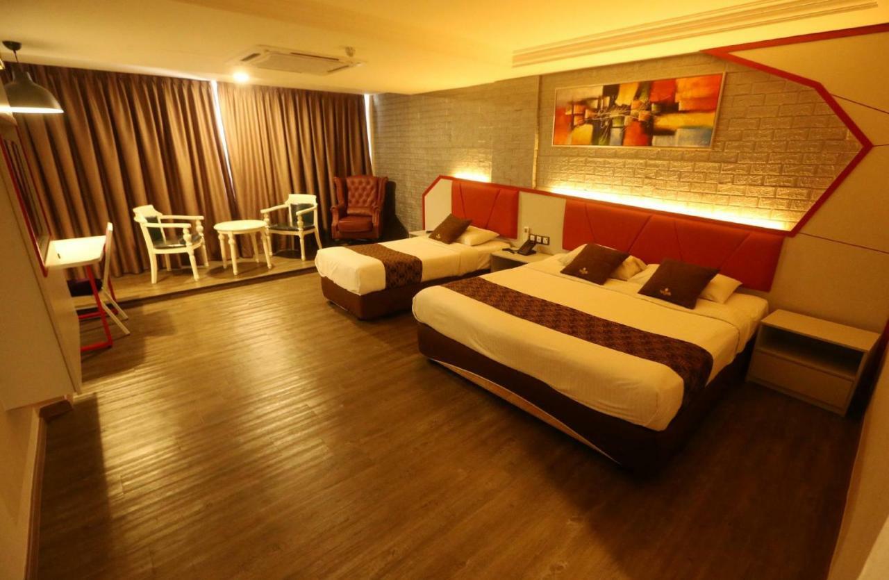 Golden Nasmir Hotel بوكيت ميرتاجام المظهر الخارجي الصورة
